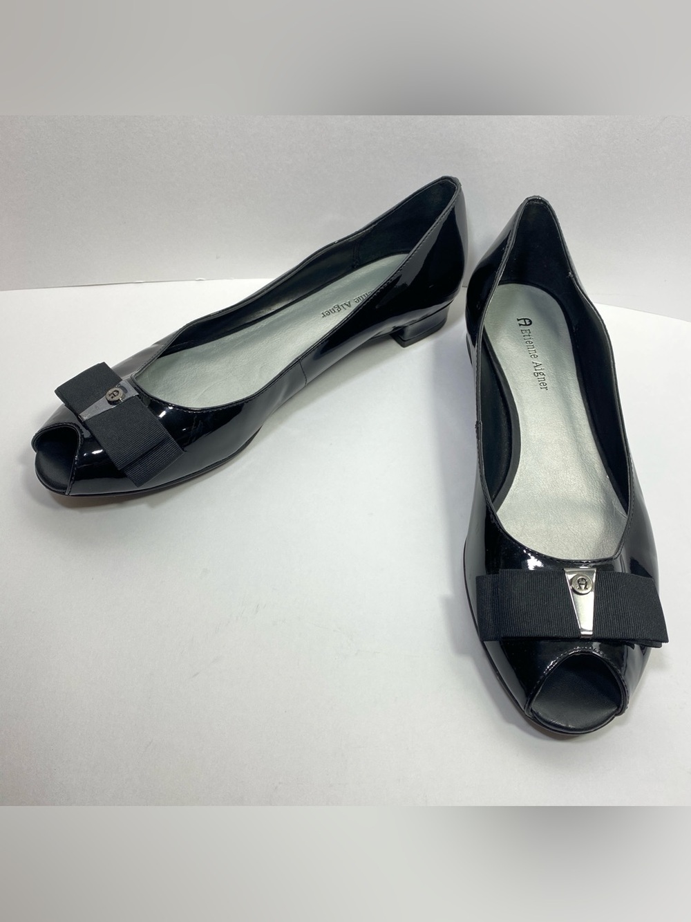 Etienne Aigner Ladies Black Glossy Genuine Leather Flats Open Toe w/Bow Sz 8.5 M